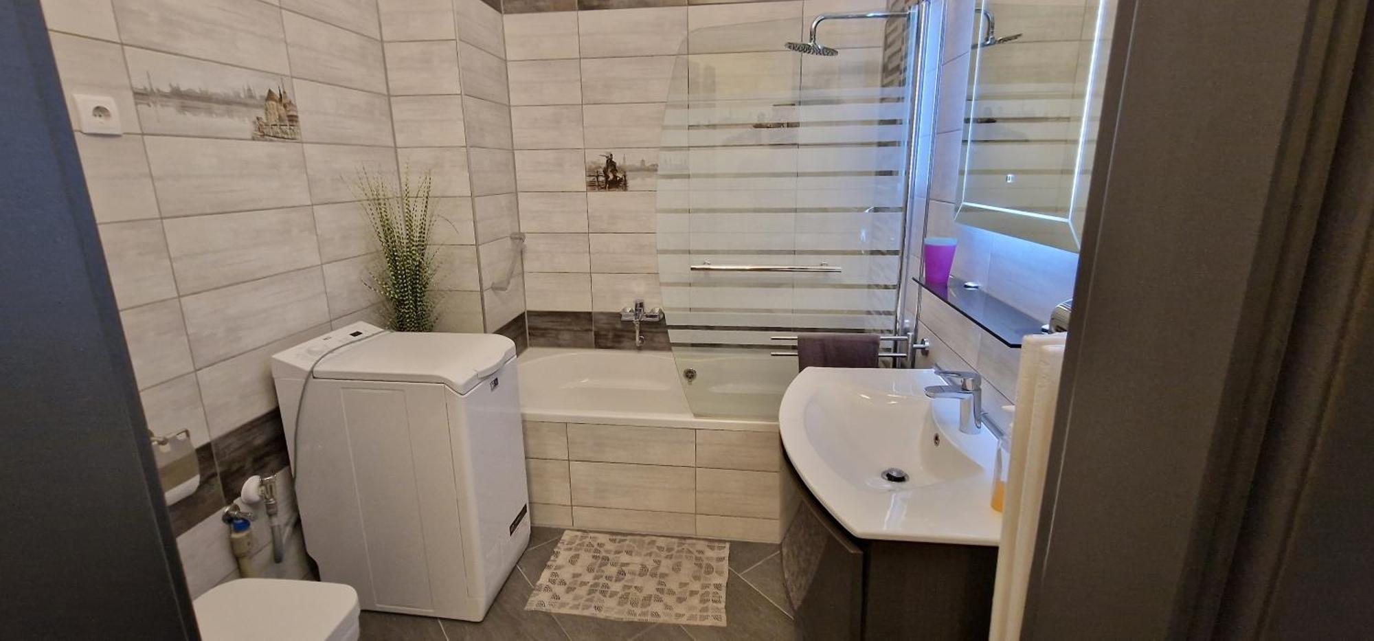 Appartamento Extra Sok Szobas Apartman Budapest Kozpontjaban Esterno foto