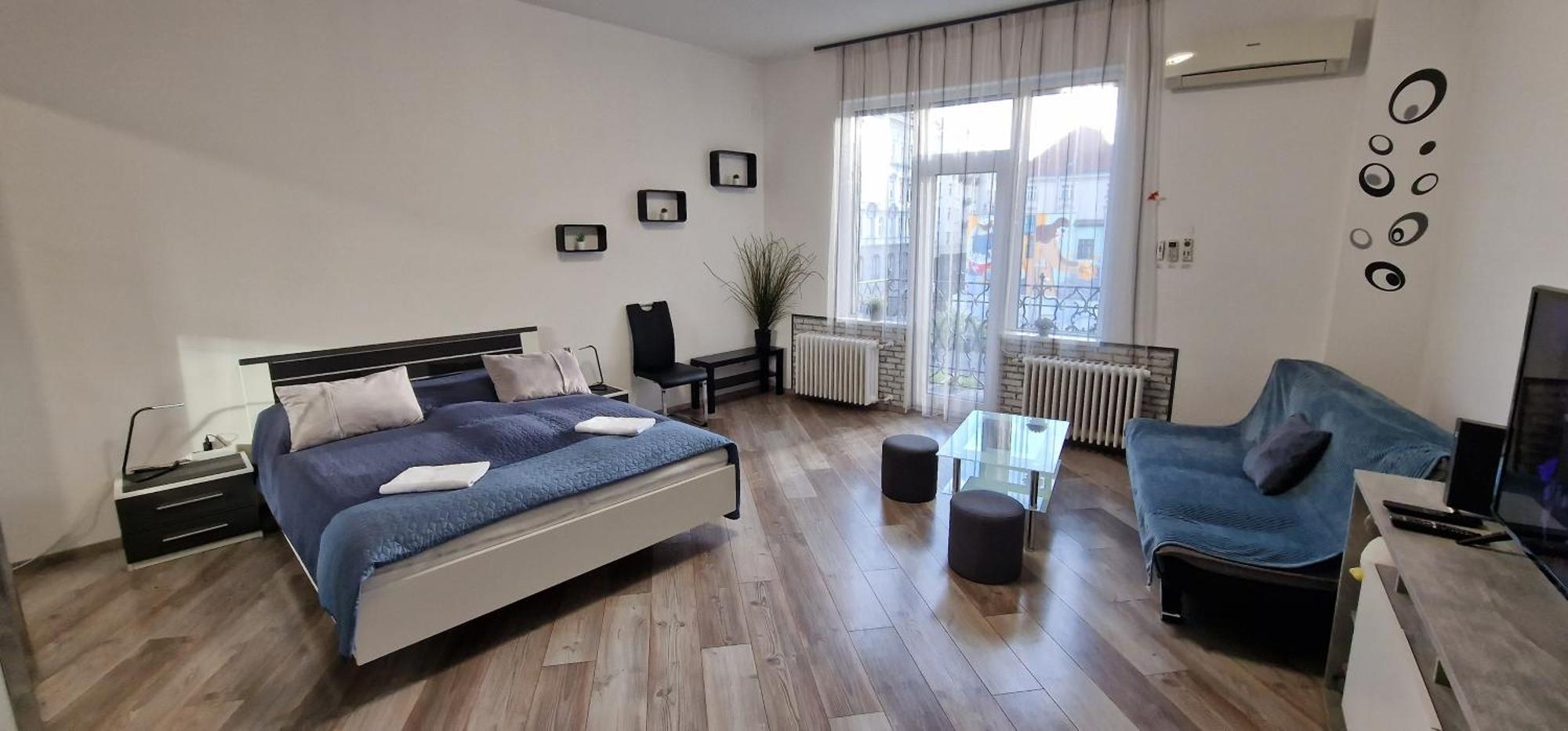 Appartamento Extra Sok Szobas Apartman Budapest Kozpontjaban Esterno foto